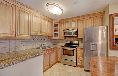 Historic District Condo | Enchanting Studio Steps from Snowy Fun in Breck