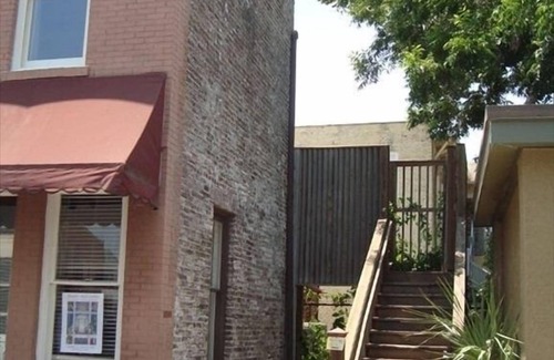 Historic Downtown Apartment | Inviting Studio Loft with Pool & Spa in Downtown Beaufort