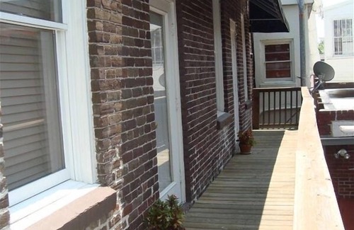 Historic Downtown Apartment | Inviting Studio Loft with Pool & Spa in Downtown Beaufort