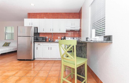Lantana Apartment | Charming Studio Near the Ocean with Great Amenities
