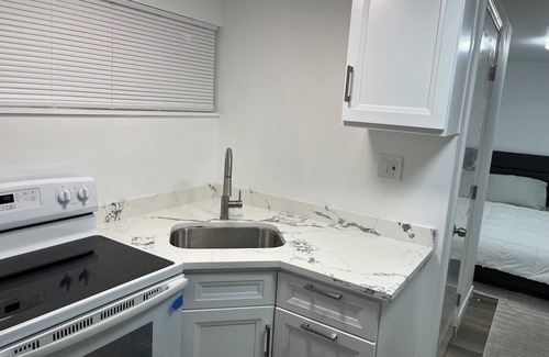 Olympic Hills Apartment | Quaint studio with WiFi in amazing Seattle