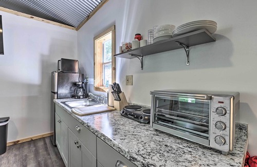 East Tallassee Cabin | Charming Tallassee Cabin: Enjoy Stone Creek Amenities!