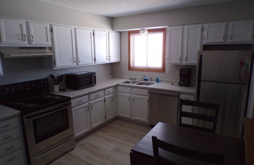 Washburn Apartment | Charming Updated Apartment with Bay Views & Pool Access