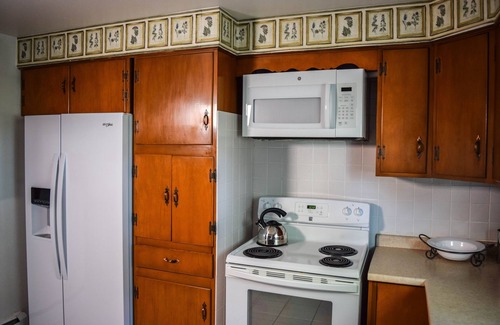 Hilton Cottage | Tranquil Cottage Retreat by Lake Ontario - Top Rated Stay