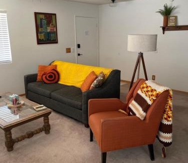 Quartz Hill Villa | Charming Vintage Ranch: Family-Friendly Retreat for 10