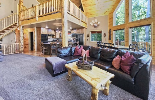 Mammoth Creek Cabin | Quakie Lake Retreat: Family-Friendly Cabin in Dixie Forest