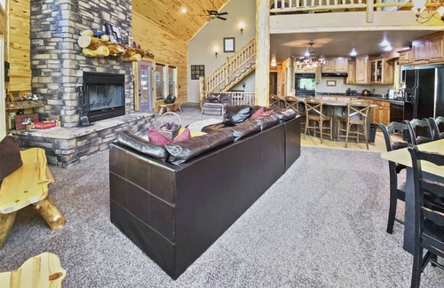 Mammoth Creek Cabin | Quakie Lake Retreat: Family-Friendly Cabin in Dixie Forest
