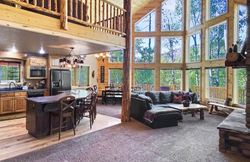 Mammoth Creek Cabin | Quakie Lake Retreat: Family-Friendly Cabin in Dixie Forest