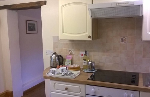 Church Stretton Cottage | Idyllic 2 Bedroom Cottage with Pool & Birdwatching Access