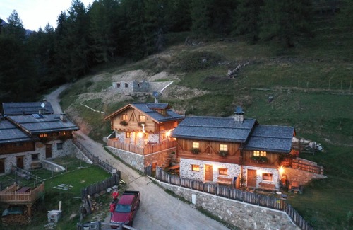 Cogolo Cabin | Discover Quality and Relaxation in a Pet-Friendly Escape