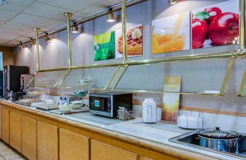 Bluefield Hotel | Comfortable Stay at Quality Hotel and Conference Center