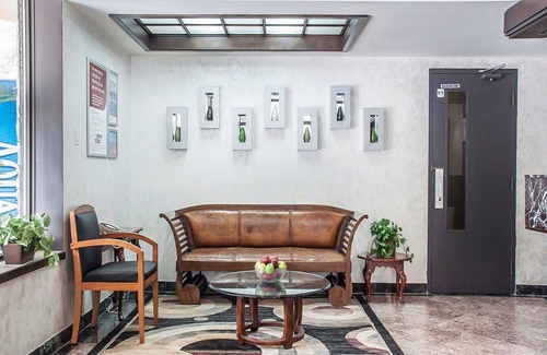Fallsview Hotel | Discover Quality Hotel Fallsview Cascade with Pool & Breakfast