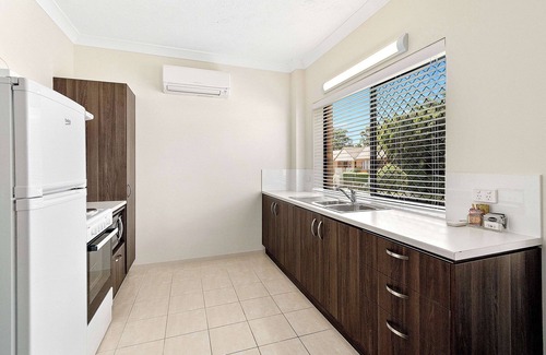 Robertson Hotel | Relaxing 4-Star Quality Hotel Robertson Gardens with Pool
