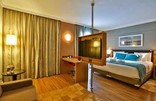 Brasilia Hotel | Elegant Quality Hotel & Suites Brasilia with Pool and Spa