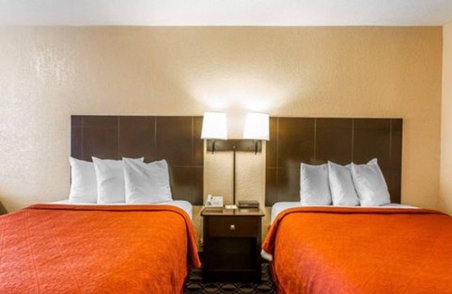 Ada Hotel | Convenient Quality Inn Ada with Pool & Breakfast Near University