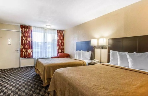 Ada Hotel | Convenient Quality Inn Ada with Pool & Breakfast Near University