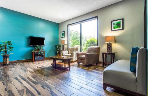Albemarle Hotel | Pet-Friendly Quality Inn: Ideal Family Retreat