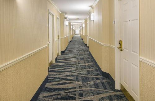 Alexander City Hotel | Comfortable Stay at Quality Inn Alexander City with Pool