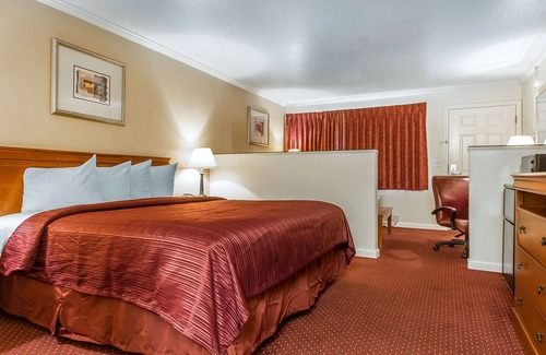 Gilroy Hotel | Relax at Quality Inn And Suites Gilroy with Pool & Spa