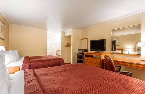 Gilroy Hotel | Relax at Quality Inn And Suites Gilroy with Pool & Spa