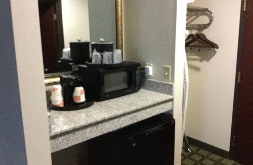 Arcola Hotel | Guest Favorite Quality Inn: Eco-Friendly with Breakfast