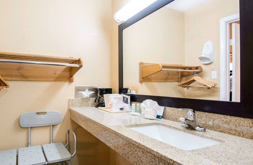 Caddo Valley Hotel | Top-Rated Quality Inn Arkadelphia - Family-Friendly Amenities