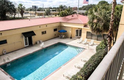 Atlantic Beach Hotel | Pet-Friendly Quality Inn Atlantic Beach Near Mayo Clinic
