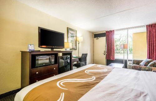 Bayshore Gardens Hotel | Inviting Quality Inn Bradenton - Sarasota North with Pool