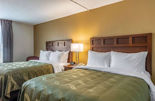 Bucyrus Hotel | Comfortable Stay at Quality Inn Bucyrus North with Breakfast