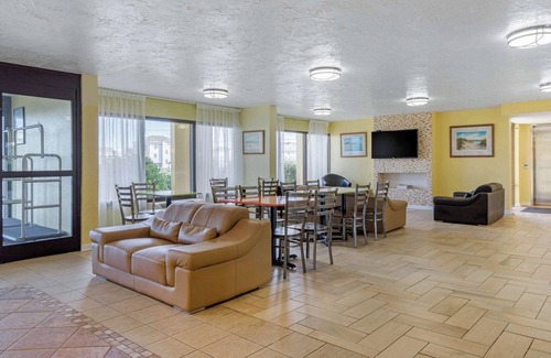 Kill Devil Hills Hotel | Relaxing Quality Inn Carolina Oceanfront with Pool & Spa