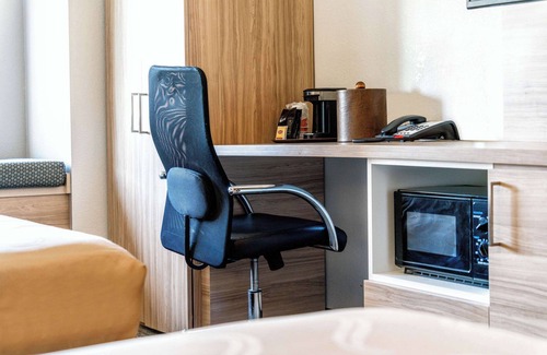 Chandler Hotel | Inviting Quality Inn Chandler I-10 with Pool & Spa Access