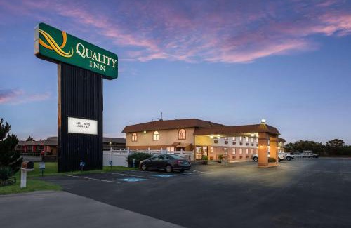 Clovis Hotel | Pet-Friendly Quality Inn Clovis with Pool & Family Amenities