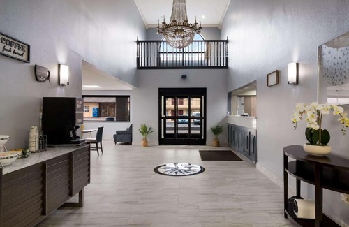 Kedron Hotel | Comfortable Stay at Quality Inn Columbia with Pool & Breakfast