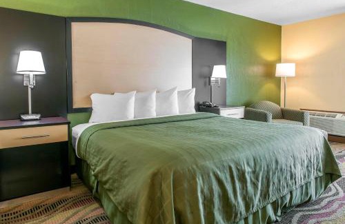 Logansport Hotel | Pet-Friendly Quality Inn Conference Center in Logansport