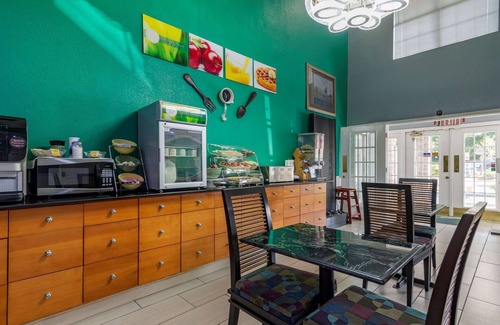 Covington Hotel | Cozy Quality Inn Covington: Family-Friendly with Pool & Breakfast
