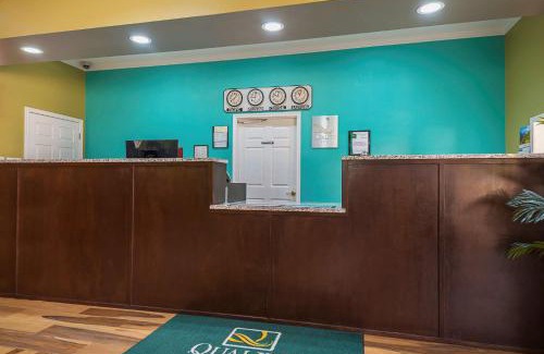DeRidder Hotel | Family-Friendly Quality Inn with Pool & High Guest Ratings