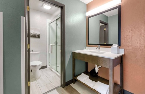 Dillon Hotel | Comfortable Quality Inn Dillon I-15: Pool & Breakfast Included