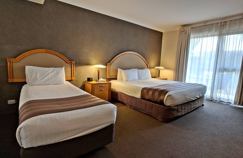 Dubbo Hotel | Discover Quality Inn Dubbo International with Pool & Breakfast