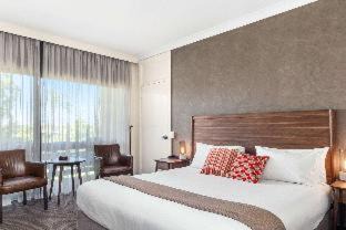 Dubbo Hotel | Relax at Quality Inn Dubbo International with Pool & Dining