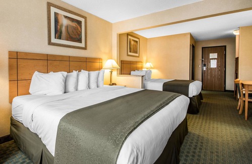Dubuque Hotel | Discover Quality Inn Dubuque: Family-Friendly and Eco-Conscious