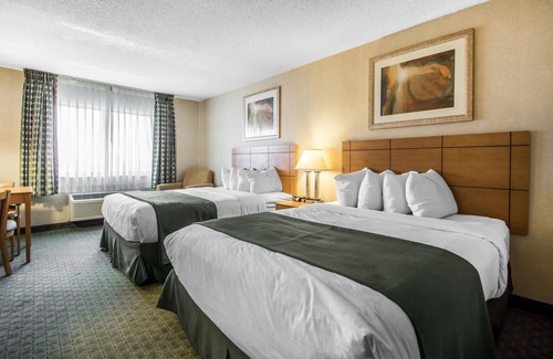 Dubuque Hotel | Discover Quality Inn Dubuque: Family-Friendly and Eco-Conscious