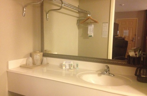 Duncan Hotel | Family-Friendly Quality Inn Duncan with Pool & Breakfast