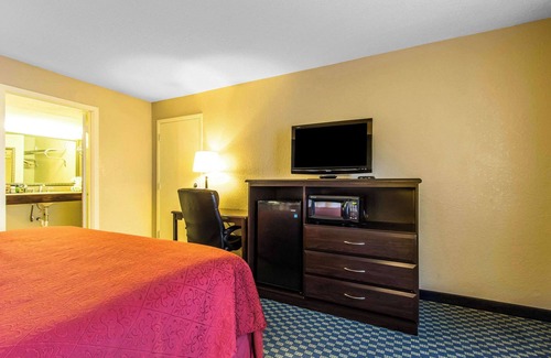 Duncan Hotel | Family-Friendly Quality Inn Duncan with Pool & Breakfast