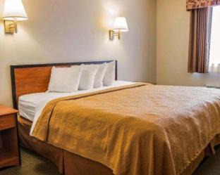 Durand Hotel | Pet-Friendly Quality Inn with Pool and Hot Tub Access