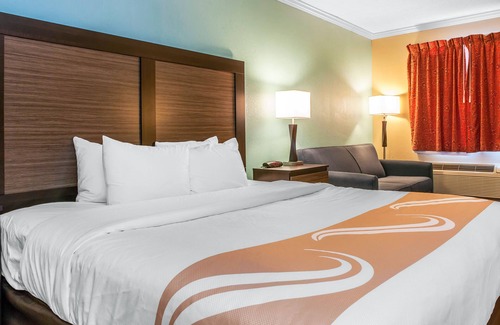 Findlay Hotel | Comfortable Quality Inn Findlay with Spa and Family Perks