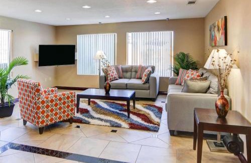 Forest Hill Hotel | Discover Quality Inn: Family-Friendly with a Relaxing Pool