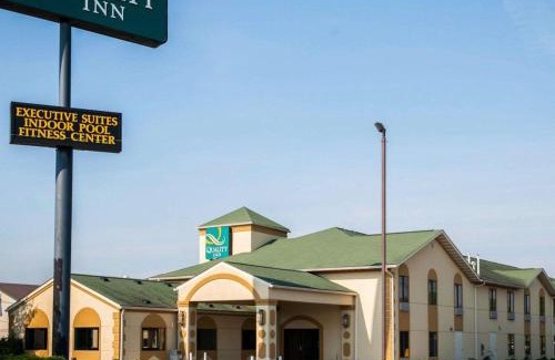 Franklin Hotel | Family-Friendly Quality Inn Franklin with Pool Access