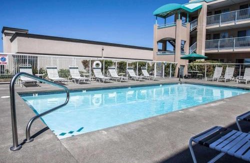 Guide Meridian Hotel | Pet-Friendly Ocean View Suites at Quality Inn Bellingham