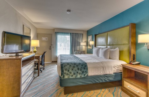 Gulfport Hotel | Eco-Friendly Quality Inn Gulfport I-10 with Pool & Breakfast