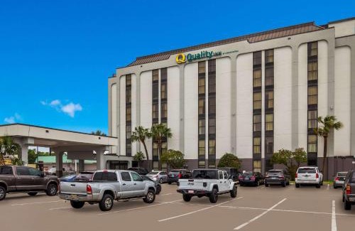 North Shore Hotel | Welcoming Inns in Houston, TX with Breakfast & Accessibility